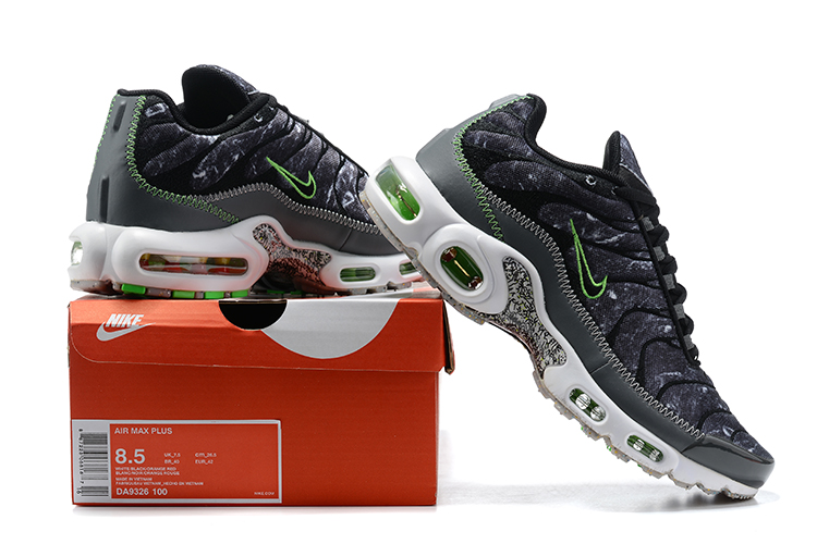 2021 Nike Air Max Plus Black Grey White Running Shoes